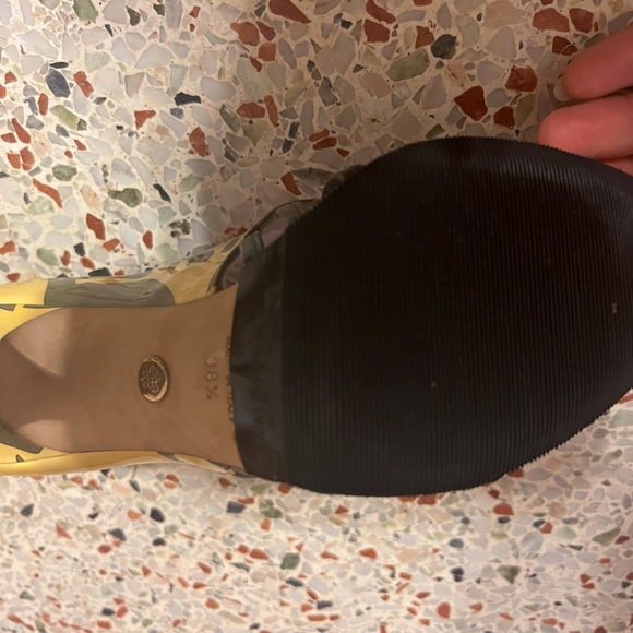 High Heals Emilio Pucci 8 !/2 - Picture 4 of 6